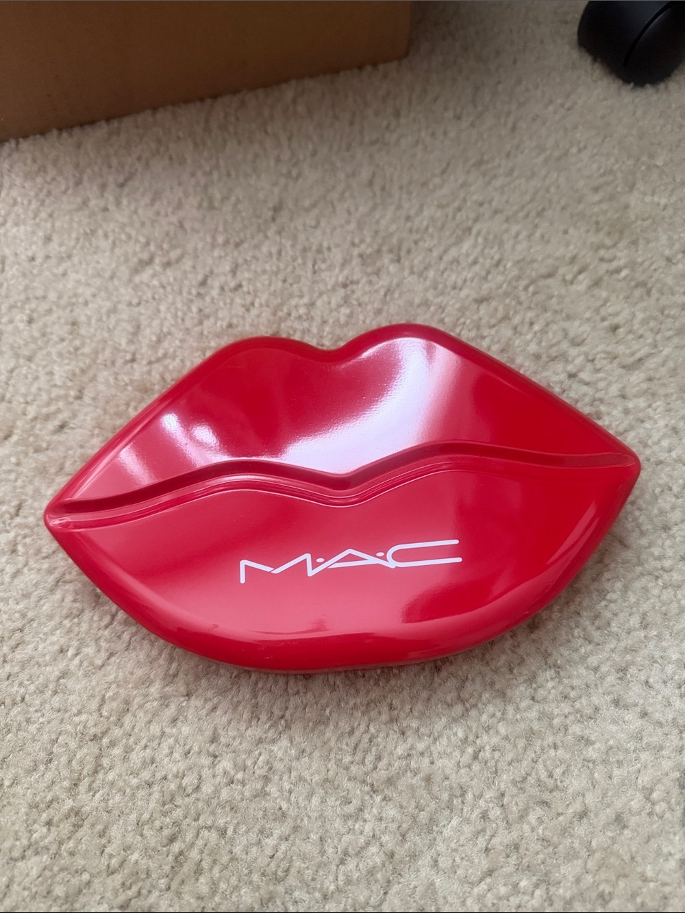MAC Cosmetics Glossy Red Lip-Shaped Accessory Tin Case